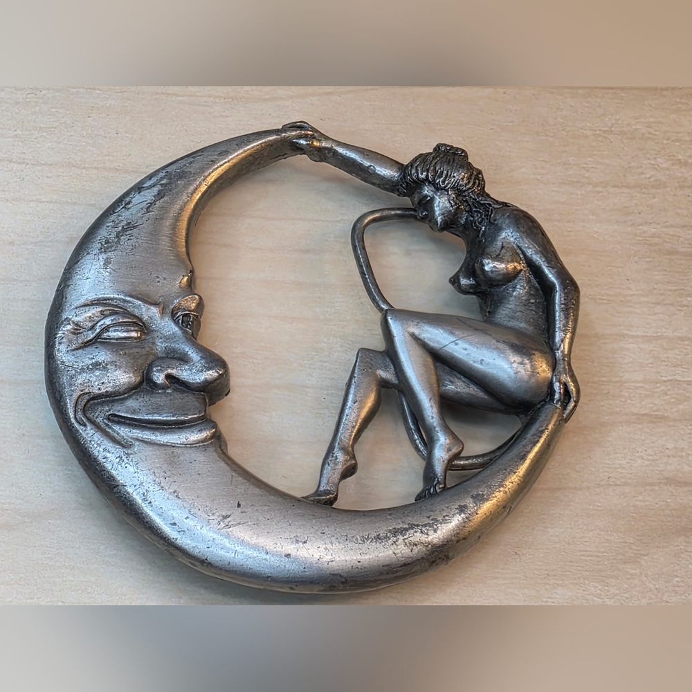 Vintage 1979 Bergamot Brass Works Moon Goddess Belt Buckle - Nude Lady W-49 USA - Picture 2 of 10